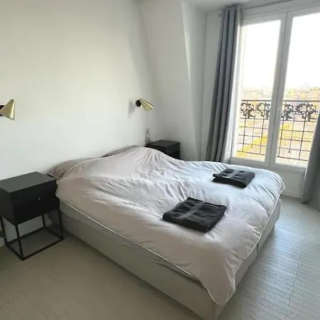 2 Bedroom Flat With Eiffel & River Seine Views Appartement *