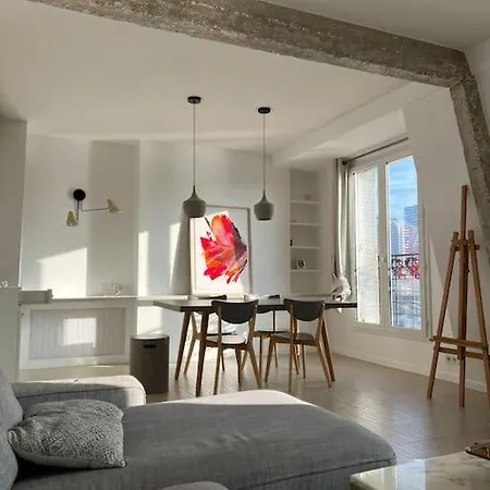 2 Bedroom Flat With Eiffel & River Seine Views Appartement
